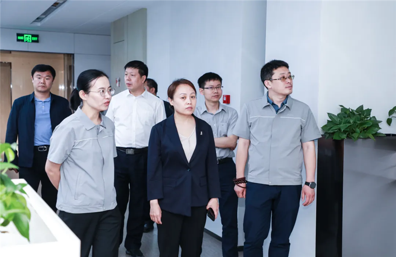 2023年5月15日，河北建材职业技术学院党委书记张明莉一行到BJL平台北京集团进行校企合作交流。